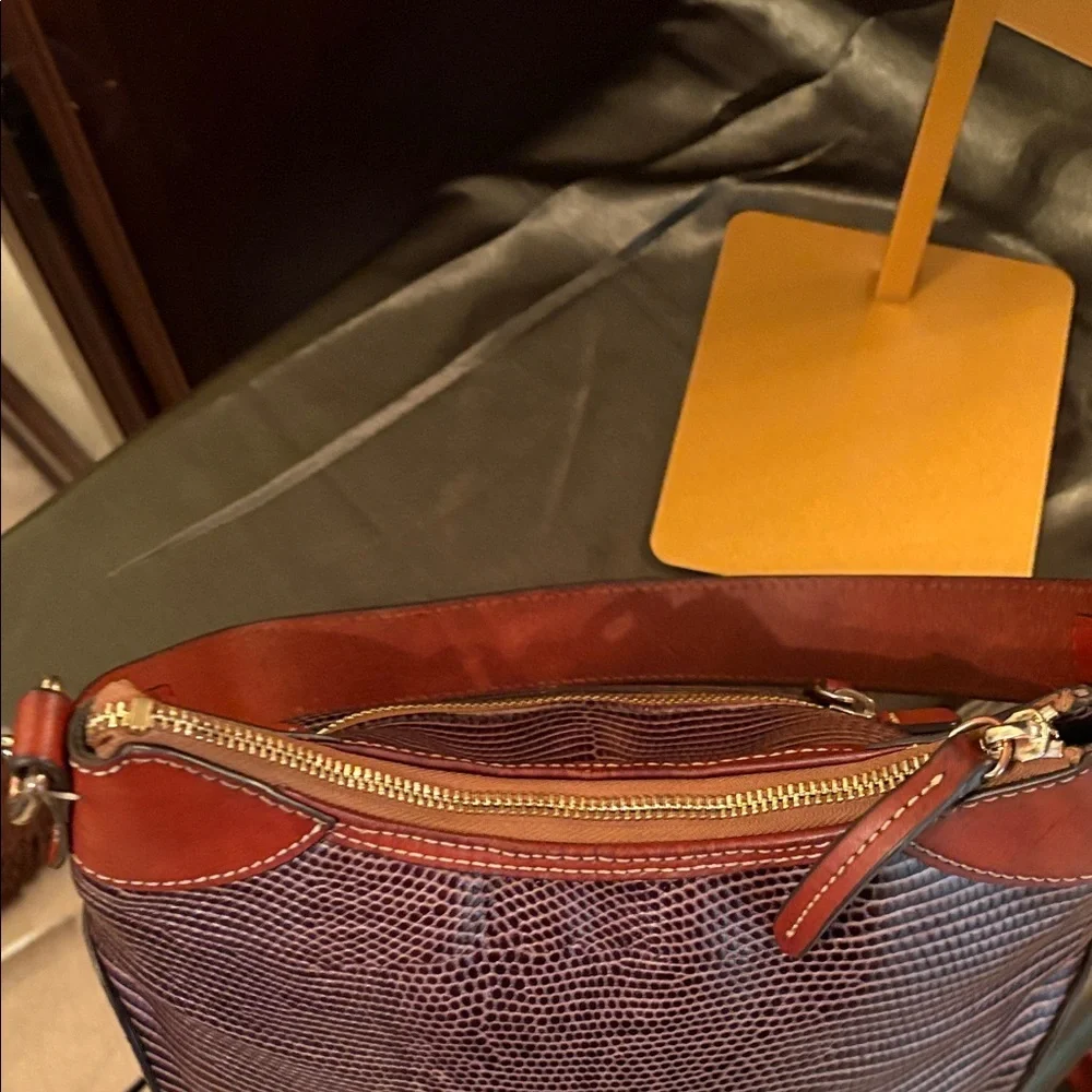 Dooney & Bourke super cute